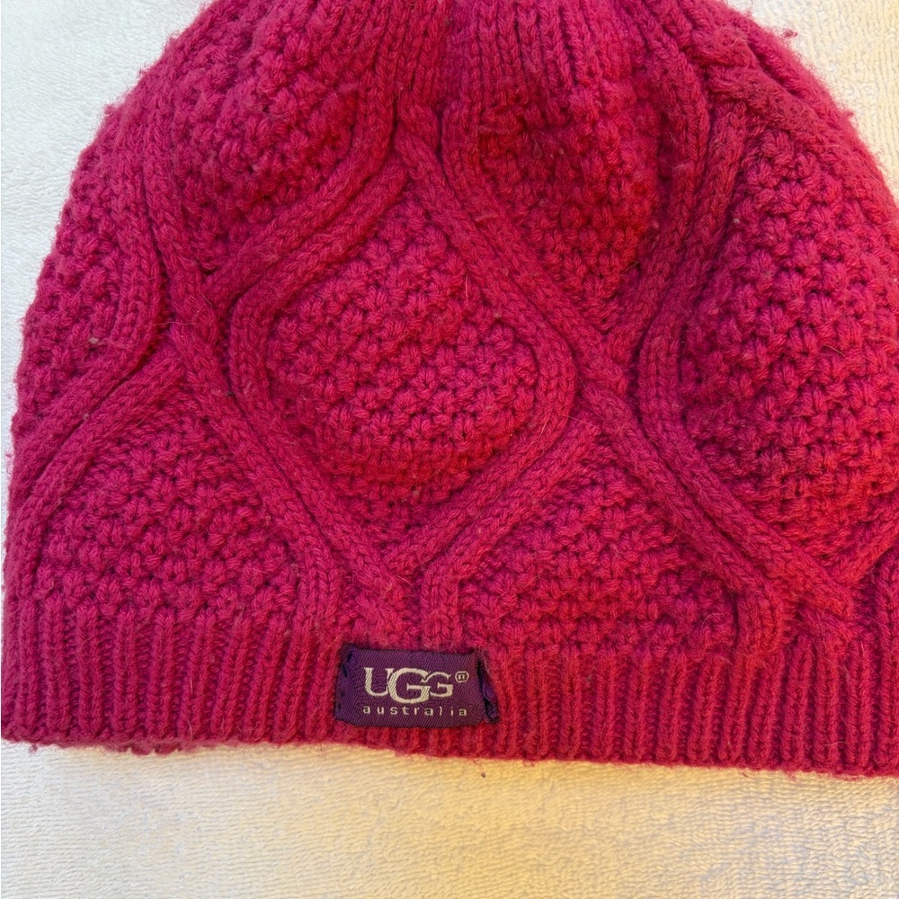 UGG Australia magenta hot pink  Knit Beanie hat one size